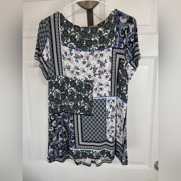 Croft and Barrow Woman's Short Sleeve Blouse, Size: Medium Color: Black - Picture 6 of 14